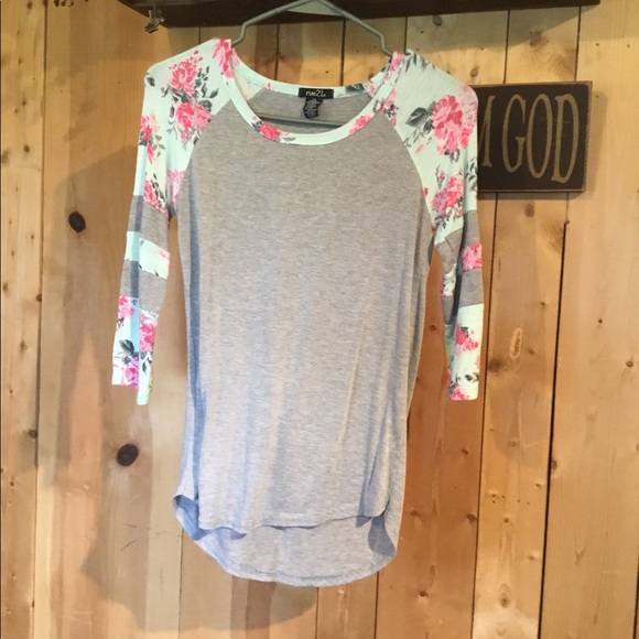 Rue21 Tops - Gray/Floral shirt